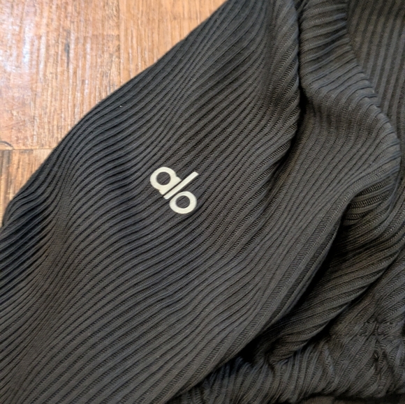 Alo Yoga Ribbed Manifest Long Sleeve Shirt - Picture 9 of 11